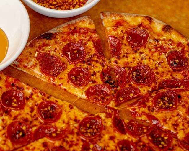 Lg Pepperoni Honey Pie.