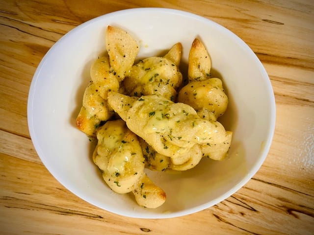 Garlic Knots.